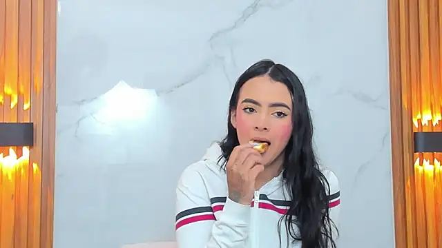 Snapshot of KonanStar chatting on 18, 10, 2025 KonanStar online show from 18, 10, 2025