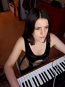 BelleFelicitas online show from 14, 11, 2025