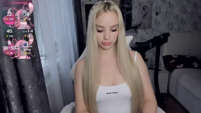 KiraKrox online show from 4, 12, 2025