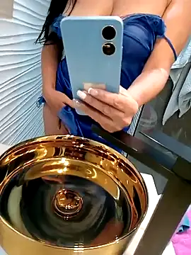 Snapshot of Ternura_Prohibida chatting on 11, 10, 2025 Ternura Prohibida online show from 11, 10, 2025