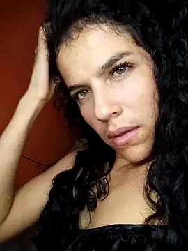 lucerocutte online show from 11, 4, 2026