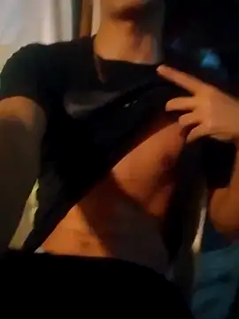 Snapshot of LUISSLEONN0958 chatting on 30, 9, 2025 LUISSLEONN0958 online show from 30, 9, 2025