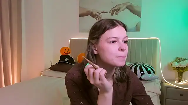 Lisa Blossom online show from 27, 10, 2025