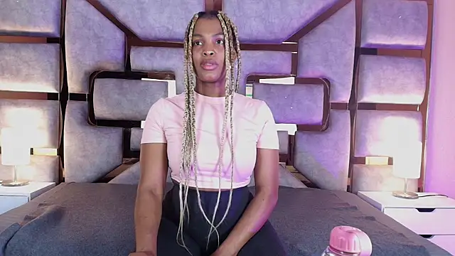 Snapshot of ArianaBeake chatting on 19, 11, 2025 ArianaBeake online show from 19, 11, 2025