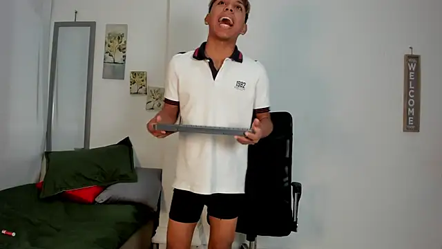 tyler twink boy online show from 17, 5, 2026