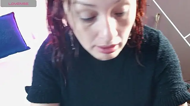 ScarletHott  online show from 13, 10, 2025