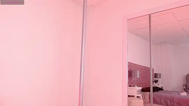 Snapshot of Coralgh_ chatting on 23, 9, 2025 Coralgh online show from 23, 9, 2025