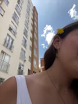 Snapshot of Isa_Villamarin chatting on 2, 10, 2025 Isa Villamarin online show from 2, 10, 2025