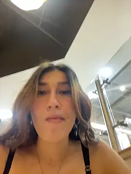 Snapshot of Isa_Villamarin chatting on 8, 10, 2025 Isa Villamarin online show from 8, 10, 2025