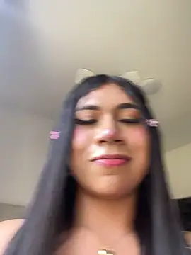 Snapshot of LiaSaenz27 chatting on 18, 10, 2025 LiaSaenz27 online show from 18, 10, 2025