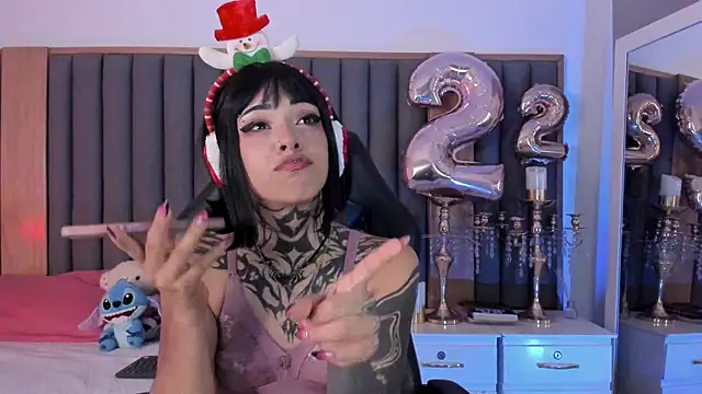 misstomie  online show from 4, 12, 2025