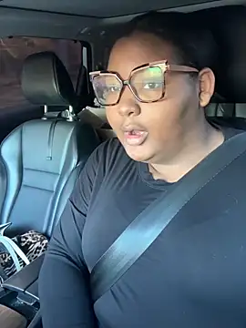 Snapshot of PoppyLuxe chatting on 29, 11, 2025 PoppyLuxe online show from 29, 11, 2025