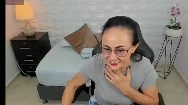 yulitza1025 online show from 9, 10, 2025