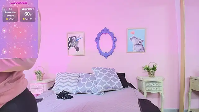 Snapshot of Nahomi_Rivera chatting on 9, 10, 2025 Nahomi Rivera online show from 9, 10, 2025