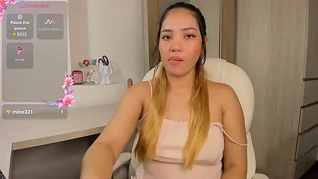 Snapshot of kata22sofia chatting on 3, 12, 2025 kata22sofia online show from 3, 12, 2025