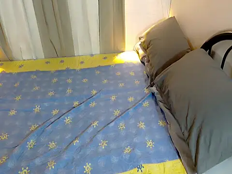 avery in paradisexx online show from 24, 10, 2025