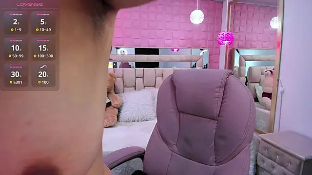  laaura  online show from 15, 1, 2026