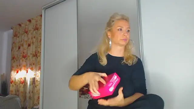 merlyn4 online show from 14, 10, 2025