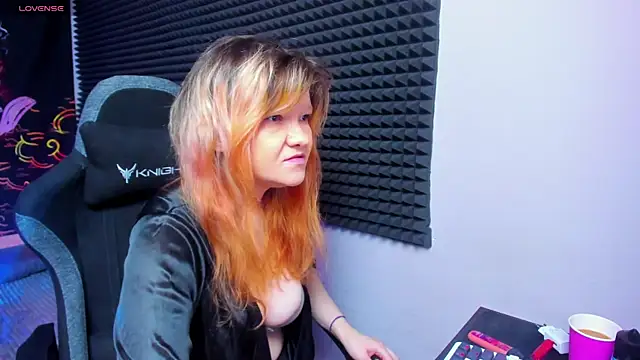 Nora lovvvv online show from 3, 10, 2025