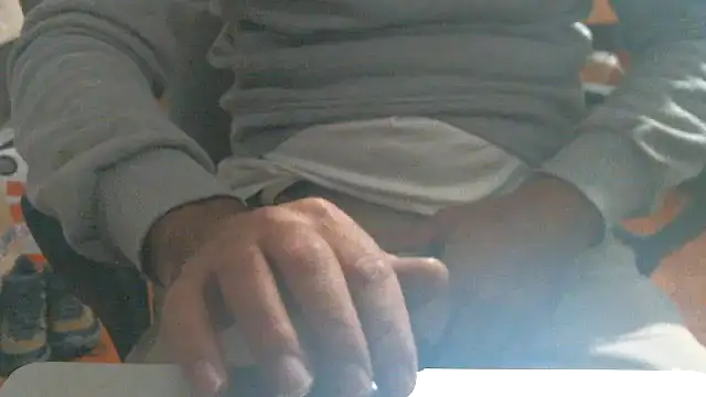 Snapshot of adoroleporke chatting on 10, 11, 2025 adoroleporke online show from 10, 11, 2025