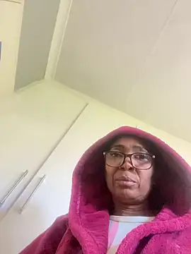teasernubian online show from 11, 3, 2026