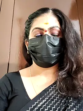 Snapshot of Sweetie_swetha37 chatting on 15, 9, 2025 Sweetie swetha37 online show from 15, 9, 2025