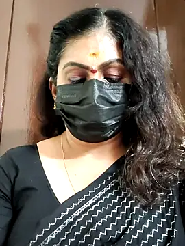 Snapshot of Sweetie_swetha37 chatting on 15, 9, 2025 Sweetie swetha37 online show from 15, 9, 2025