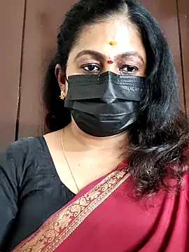 Snapshot of Sweetie_swetha37 chatting on 8, 10, 2025 Sweetie swetha37 online show from 8, 10, 2025