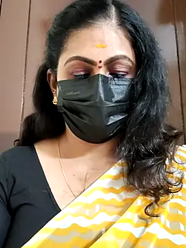 Snapshot of Sweetie_swetha37 chatting on 10, 10, 2025 Sweetie swetha37 online show from 10, 10, 2025