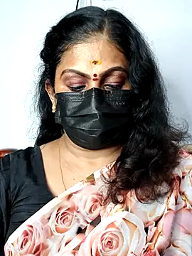 Snapshot of Sweetie_swetha37 chatting on 17, 10, 2025 Sweetie swetha37 online show from 17, 10, 2025