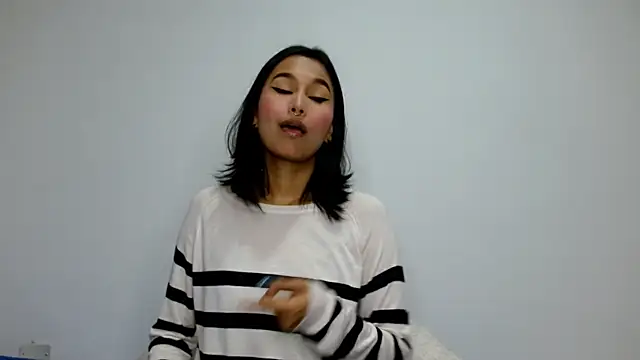 Gia Lee online show from 30, 9, 2025