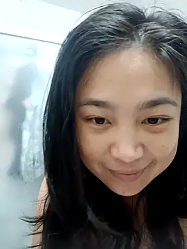 Snapshot of Minn-cute chatting on 13, 9, 2025 Minn-cute online show from 13, 9, 2025