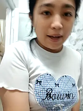 Snapshot of Minn-cute chatting on 16, 9, 2025 Minn-cute online show from 16, 9, 2025