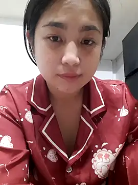 Snapshot of Minn-cute chatting on 6, 10, 2025 Minn-cute online show from 6, 10, 2025