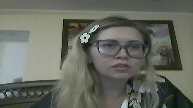 Crystal00Girl online show from 6, 11, 2025