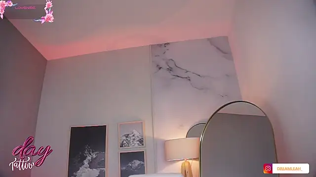Snapshot of dreamleah_ chatting on 17, 7, 2026 dreamleah online show from 17, 7, 2026