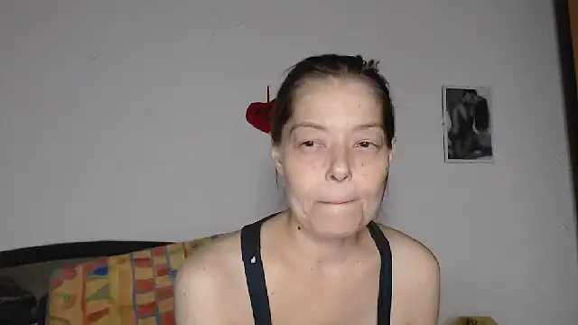 Snapshot of SexySarah177 chatting on 29, 10, 2025 SexySarah177 online show from 29, 10, 2025