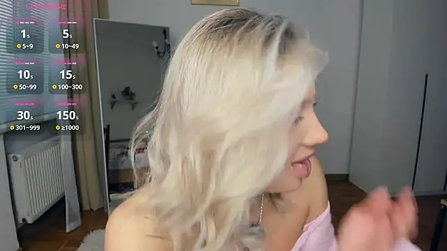 Snapshot of FaaBinaa chatting on 26, 10, 2025 FaaBinaa online show from 26, 10, 2025