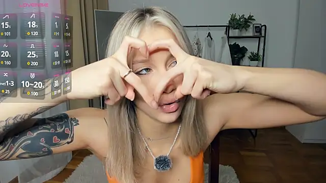 Snapshot of FaaBinaa chatting on 5, 11, 2025 FaaBinaa online show from 5, 11, 2025