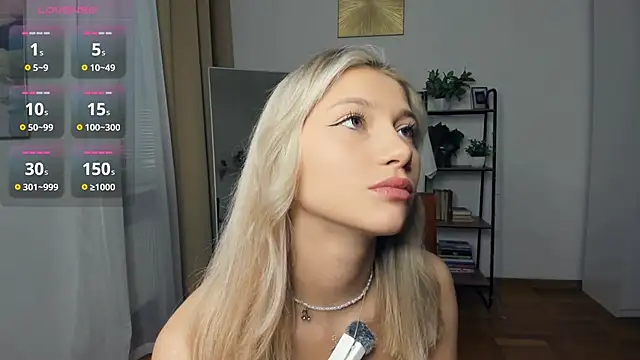 Snapshot of FaaBinaa chatting on 11, 11, 2025 FaaBinaa online show from 11, 11, 2025