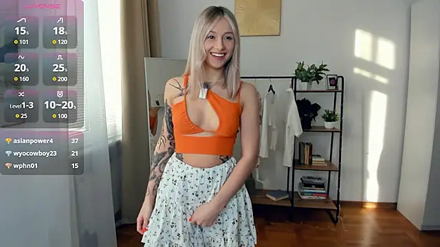 Snapshot of FaaBinaa chatting on 16, 11, 2025 FaaBinaa online show from 16, 11, 2025