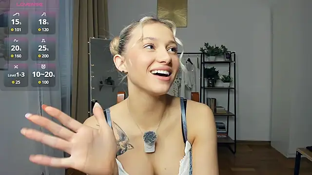 Snapshot of FaaBinaa chatting on 22, 12, 2025 FaaBinaa online show from 22, 12, 2025