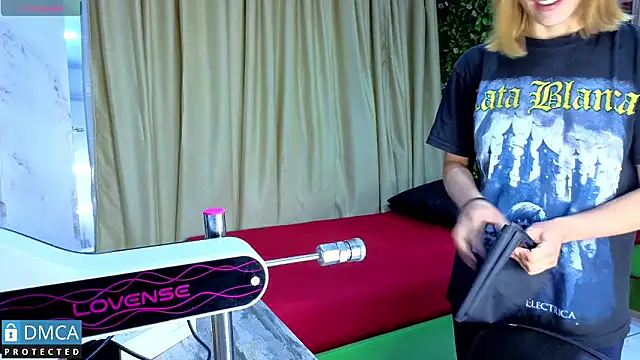 nena cupcake  online show from 2, 2, 2026