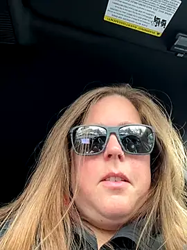 Snapshot of hornykitty1210 chatting on 3, 11, 2025 hornykitty1210 online show from 3, 11, 2025