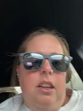 Snapshot of hornykitty1210 chatting on 5, 11, 2025 hornykitty1210 online show from 5, 11, 2025