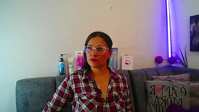 Alana steel 1 online show from 24, 3, 2026