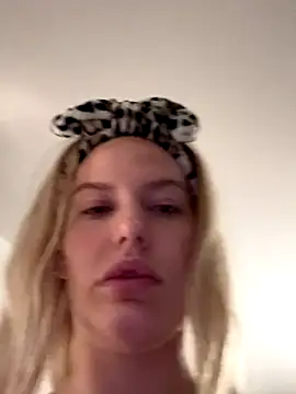 Snapshot of Chloemillerrxx chatting on 16, 9, 2025 Chloemillerrxx online show from 16, 9, 2025