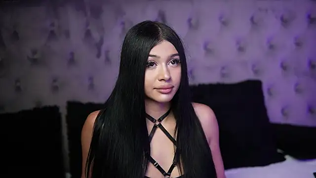 GiuliaSya online show from 8, 10, 2025