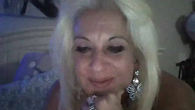 StacysMomXOXO online show from 22, 10, 2025