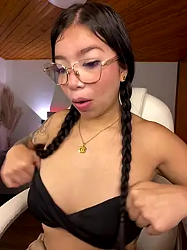 Maddy Piink online show from 23, 11, 2025